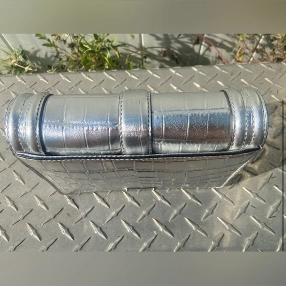 NWOT Rebecca Minkoff Small Love leather Crossbody shoulder bag silver crocodile - Picture 3 of 6